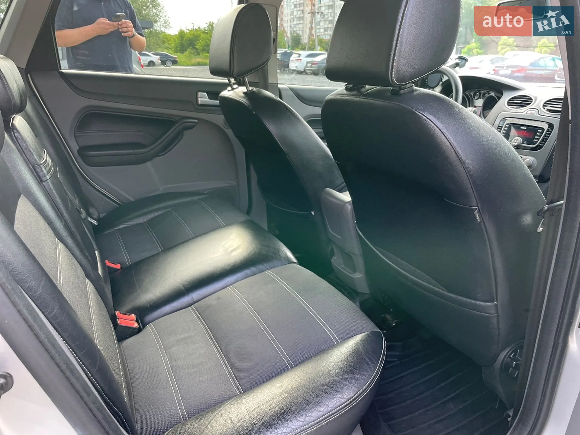 2010 Ford Focus - мініатюра 11