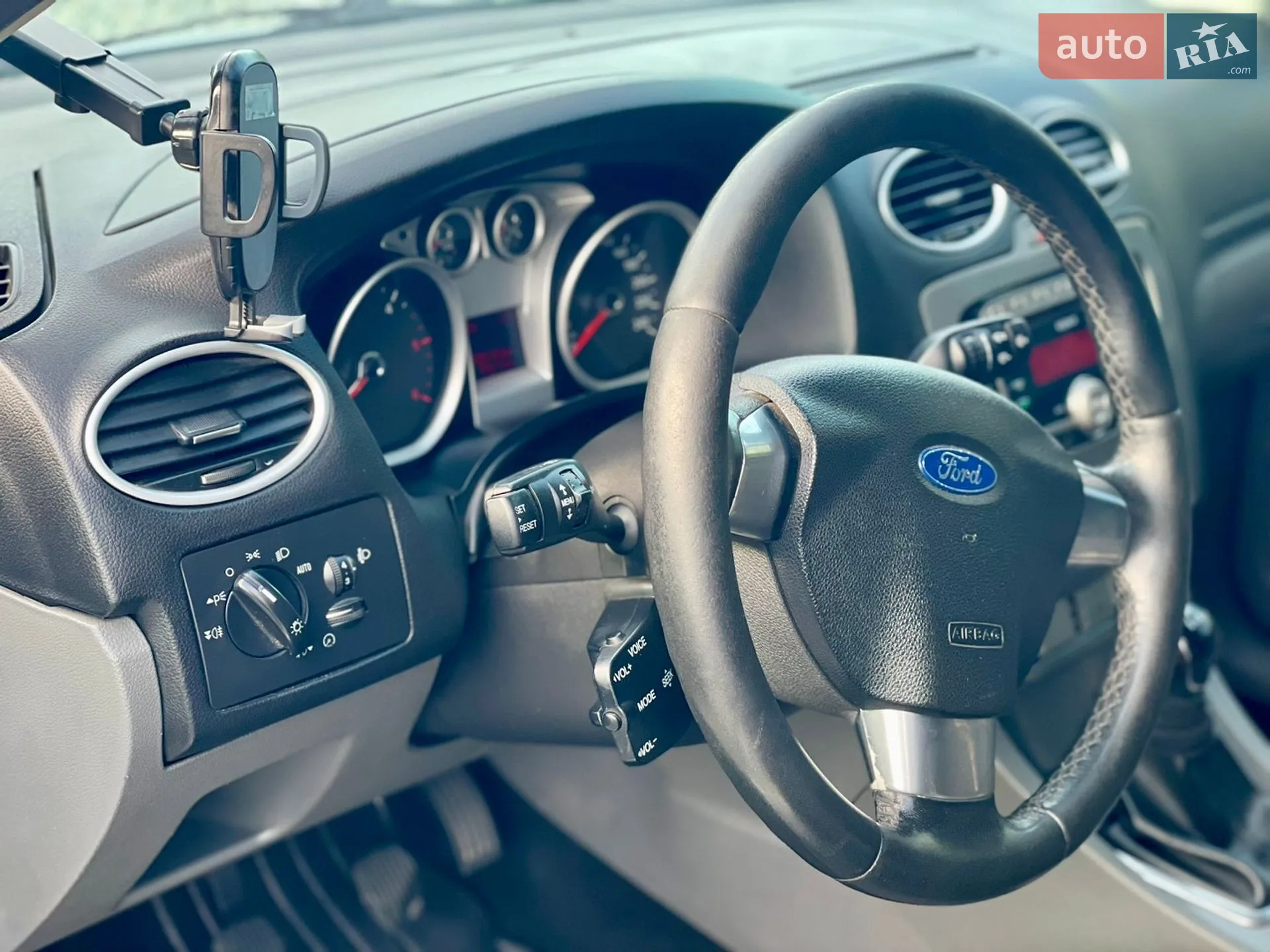 2010 Ford Focus - мініатюра 12