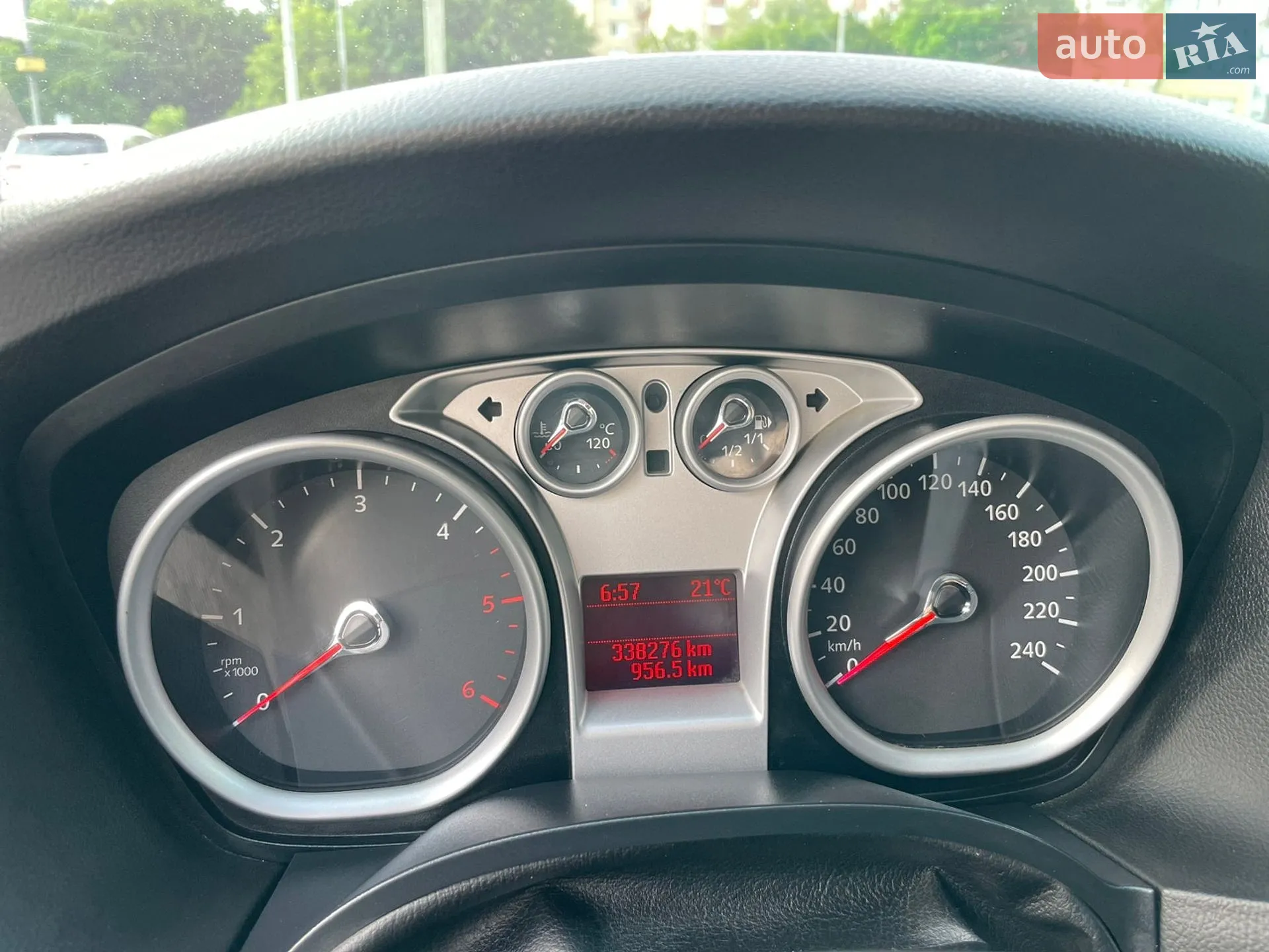 2010 Ford Focus - мініатюра 15