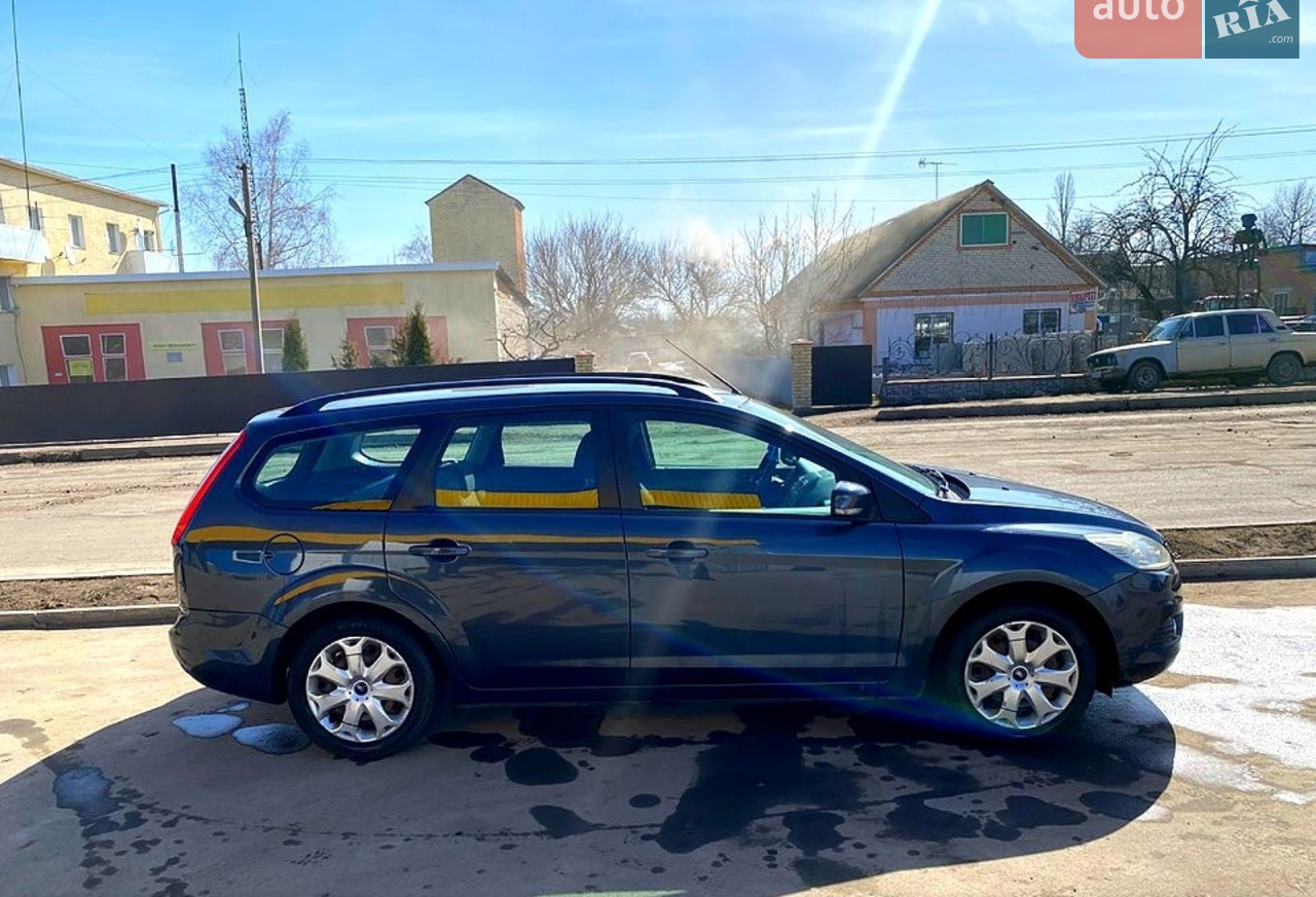 2010 Ford Focus - мініатюра 10