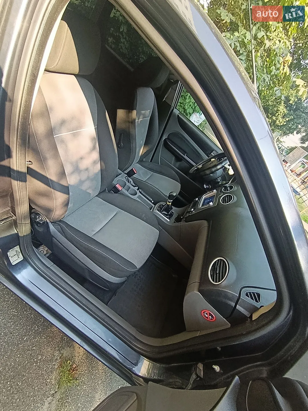 2010 Ford Focus - мініатюра 10