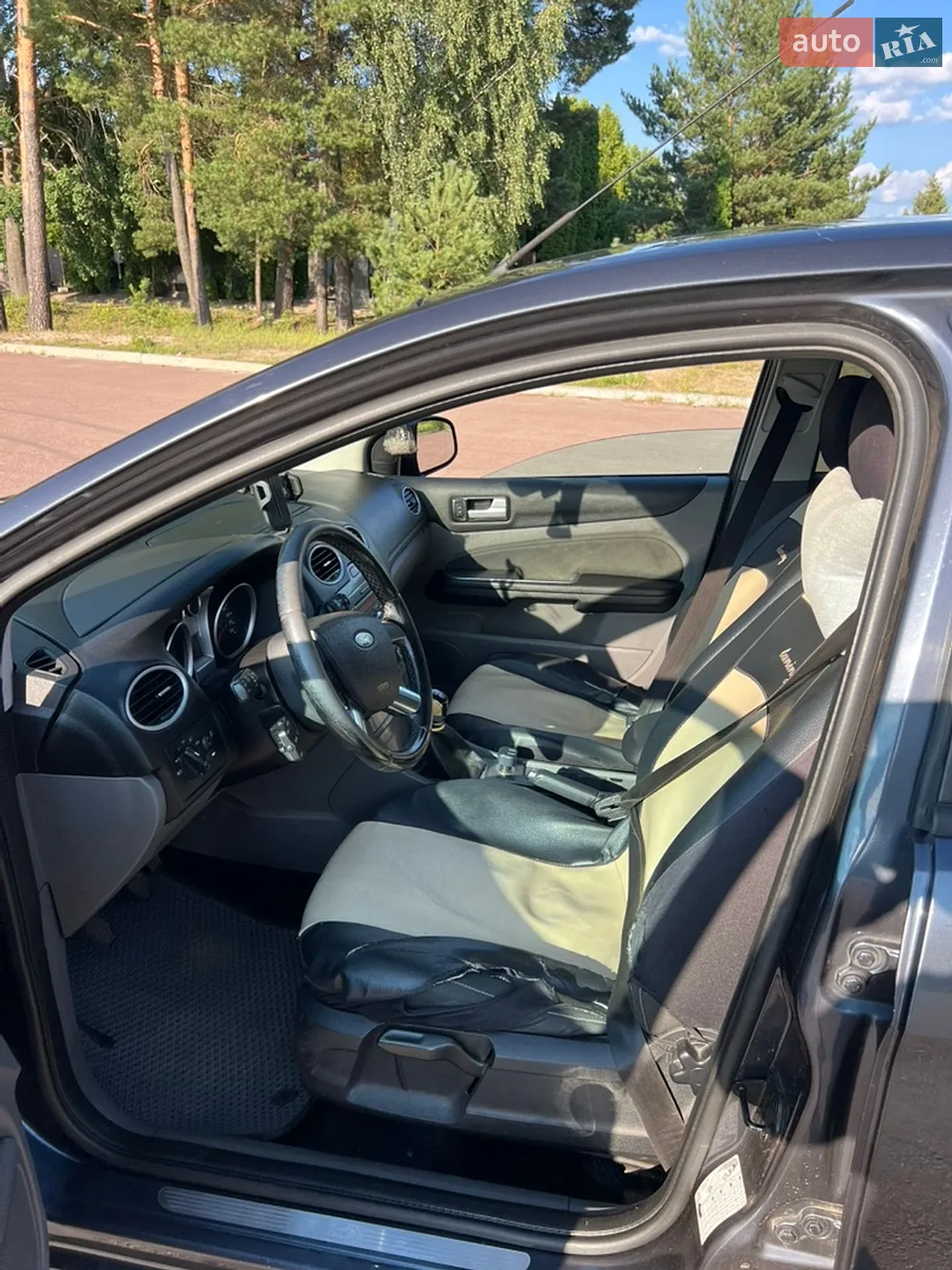2010 Ford Focus - мініатюра 9