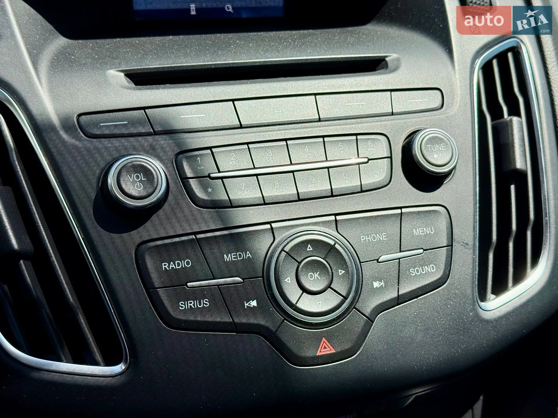 2016 Ford Focus - мініатюра 16
