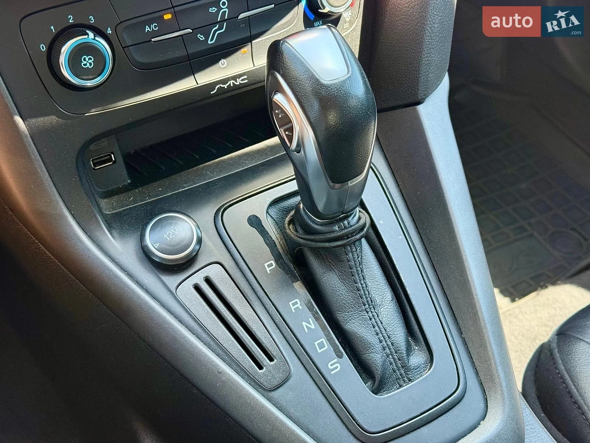 2016 Ford Focus - мініатюра 18