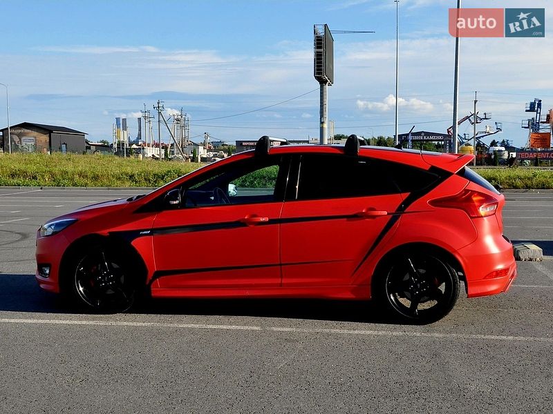 Хэтчбек Ford Focus 2017 в Львове