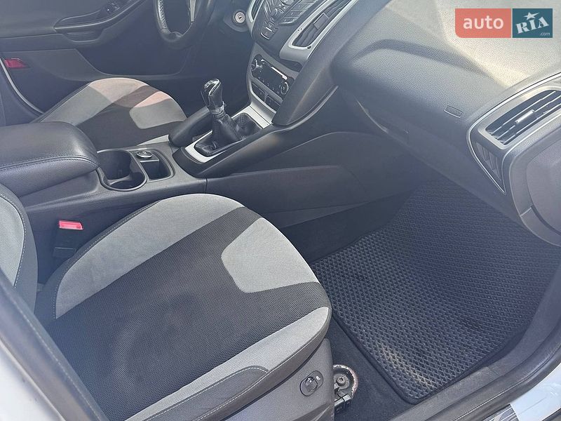 Хэтчбек Ford Focus 2013 в Харькове
