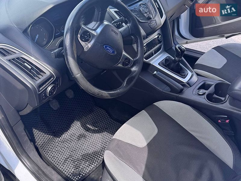 Хэтчбек Ford Focus 2013 в Харькове