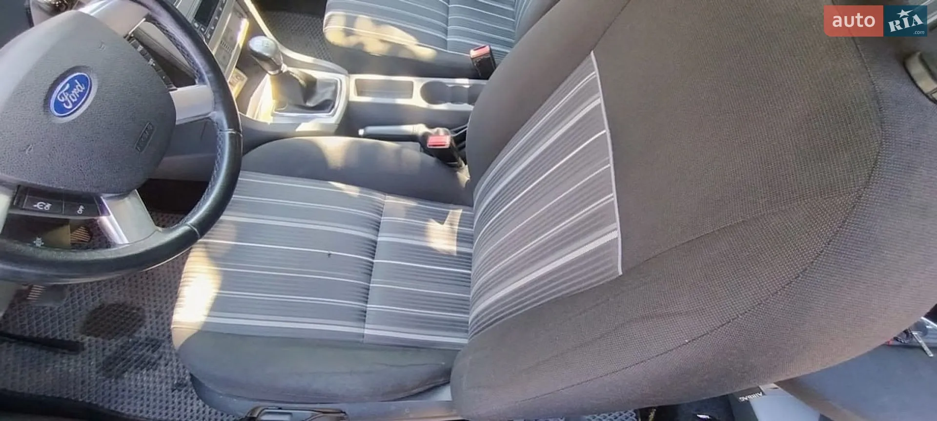 2010 Ford Focus - мініатюра 10