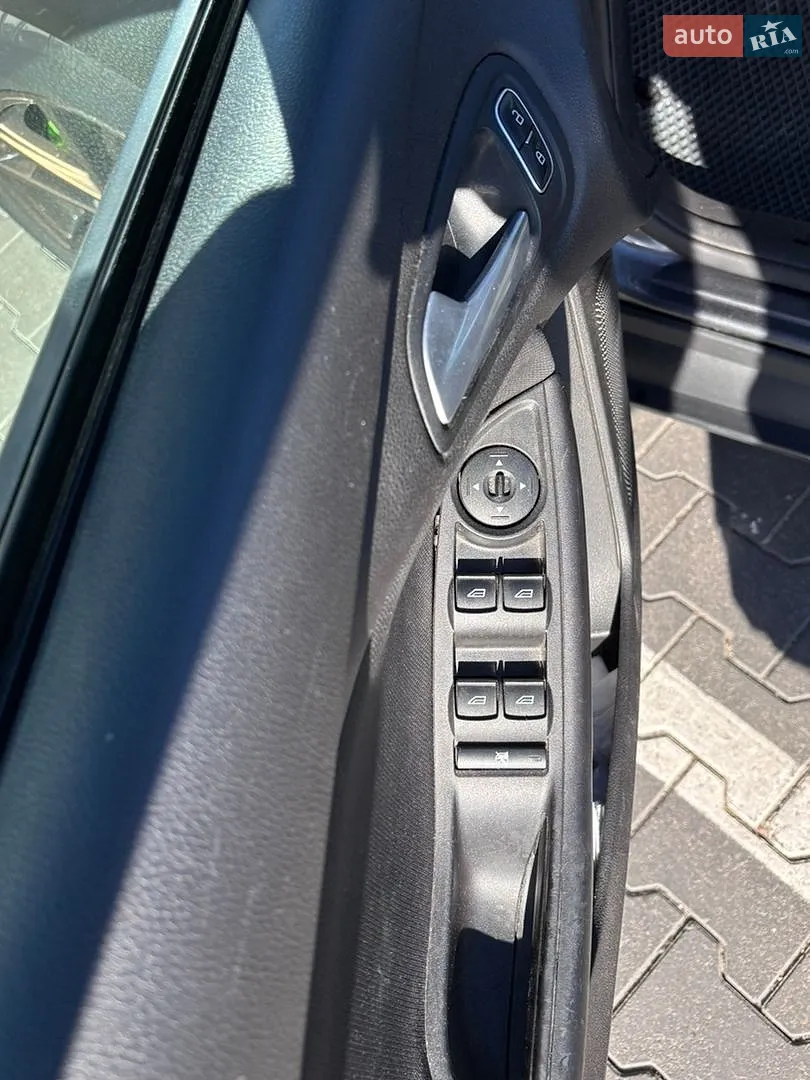 2017 Ford Focus - мініатюра 18