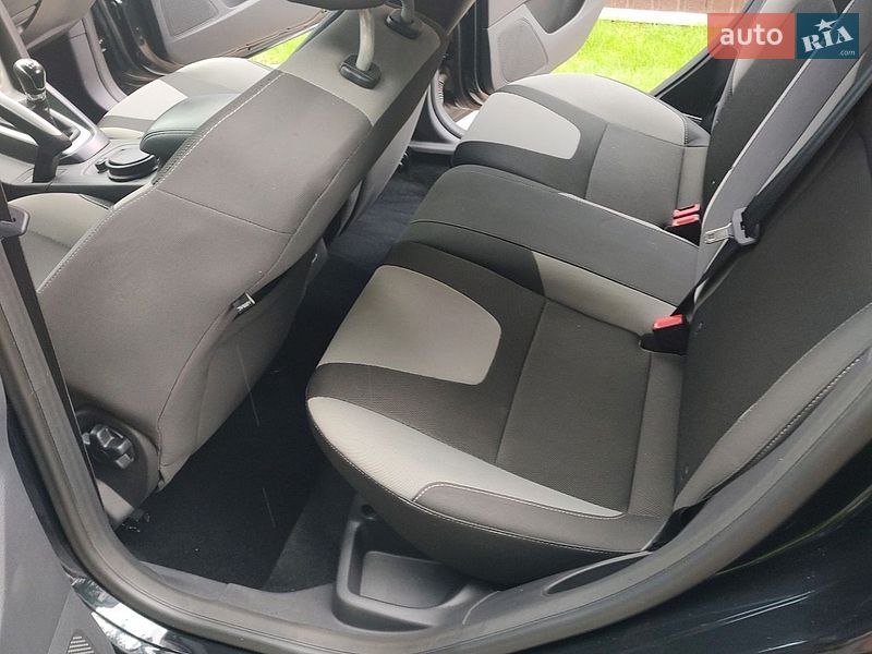 Хэтчбек Ford Focus 2012 в Чернигове