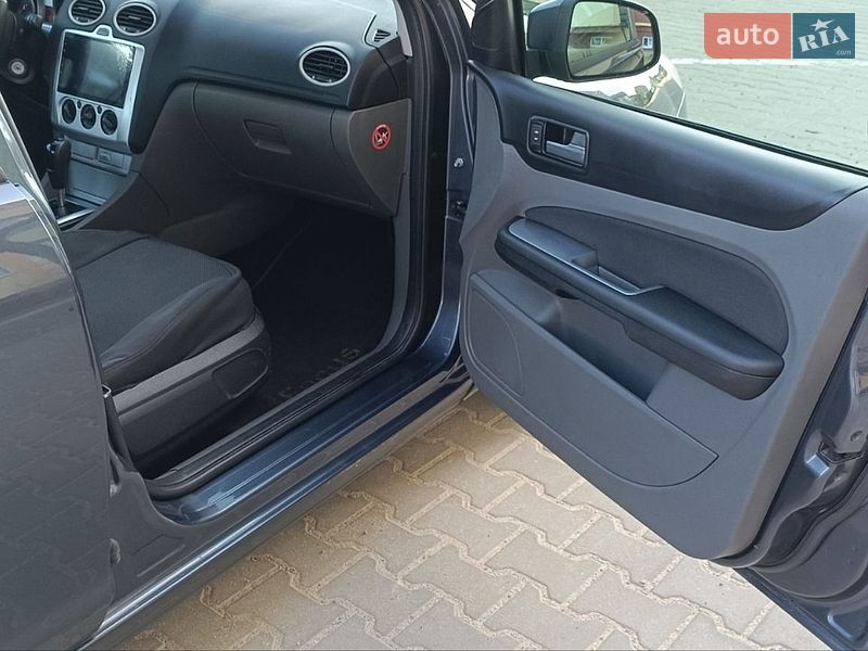 Седан Ford Focus 2011 в Софіївській Борщагівці