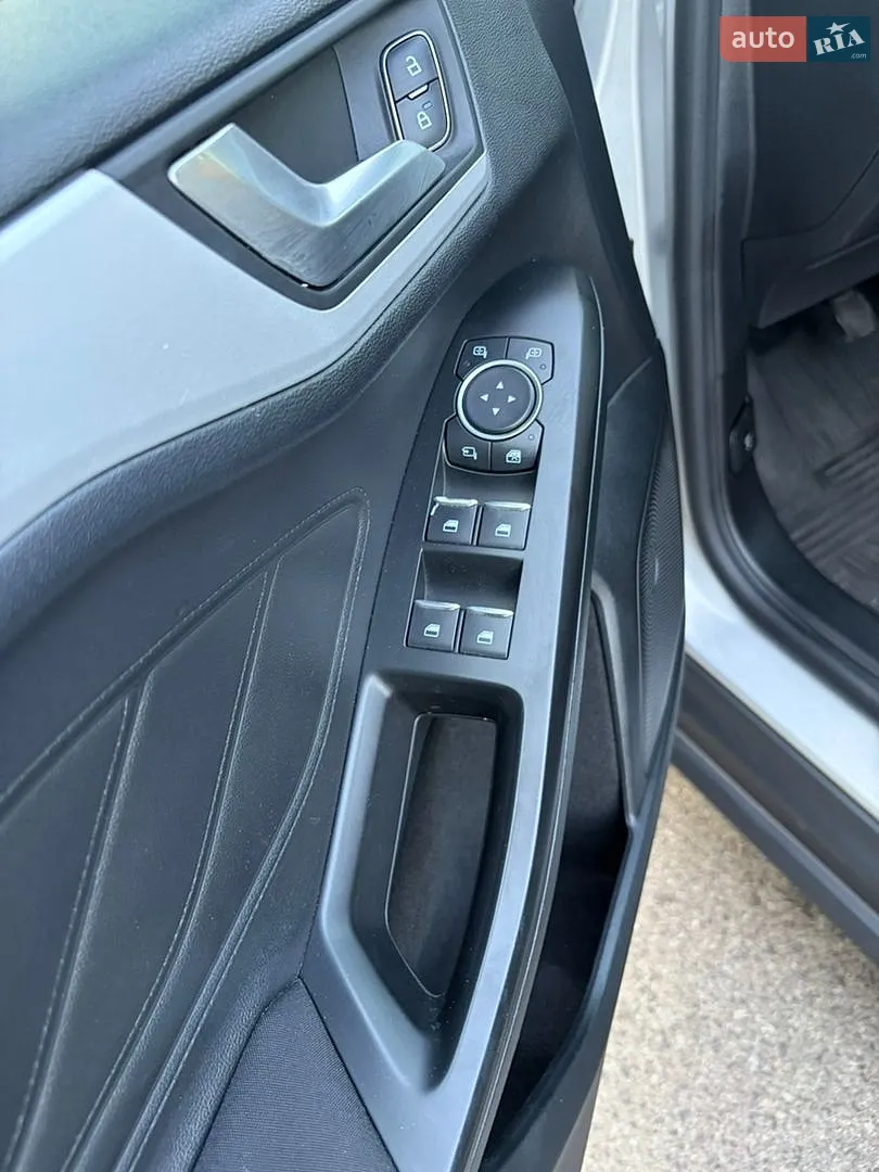 2019 Ford Focus - мініатюра 16