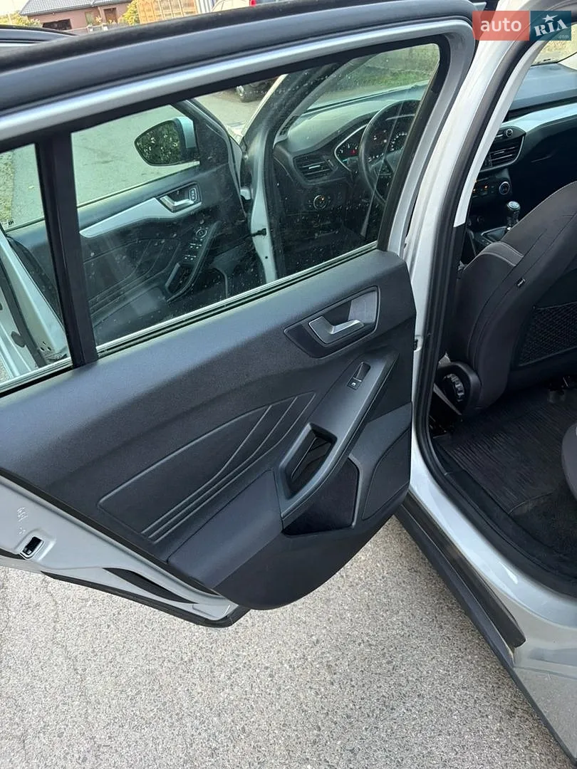 2019 Ford Focus - мініатюра 18