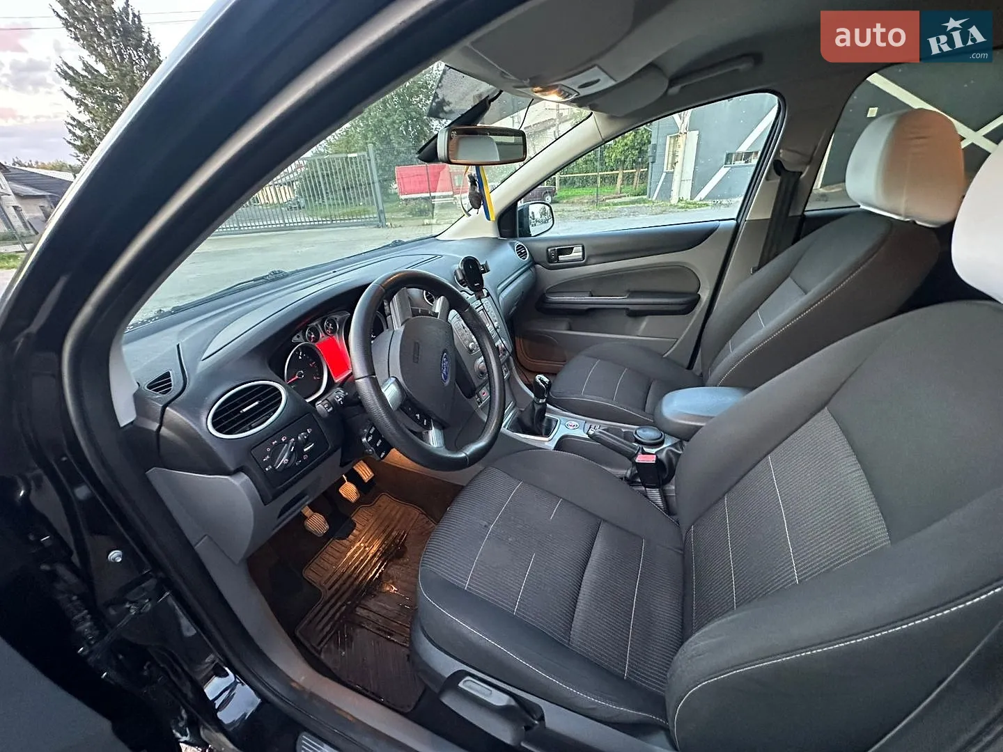 2010 Ford Focus - мініатюра 8