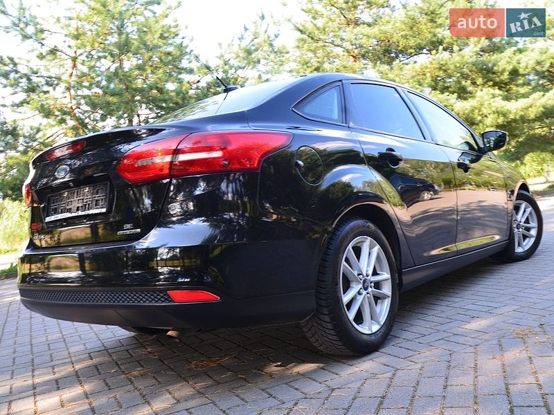 Седан Ford Focus 2016 в Дрогобичі