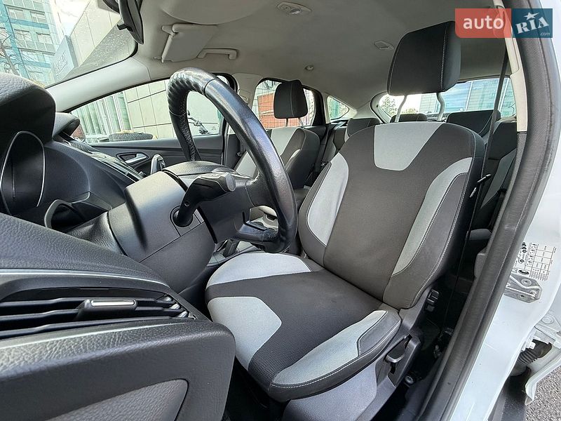 Хэтчбек Ford Focus 2012 в Киеве