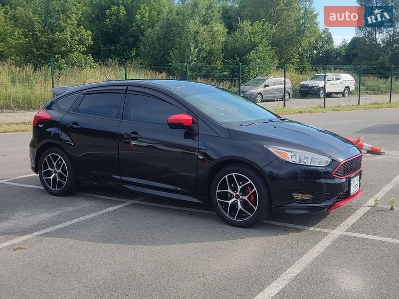 Хэтчбек Ford Focus 2015 в Киеве