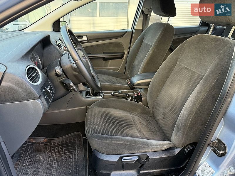 Хэтчбек Ford Focus 2005 в Ровно