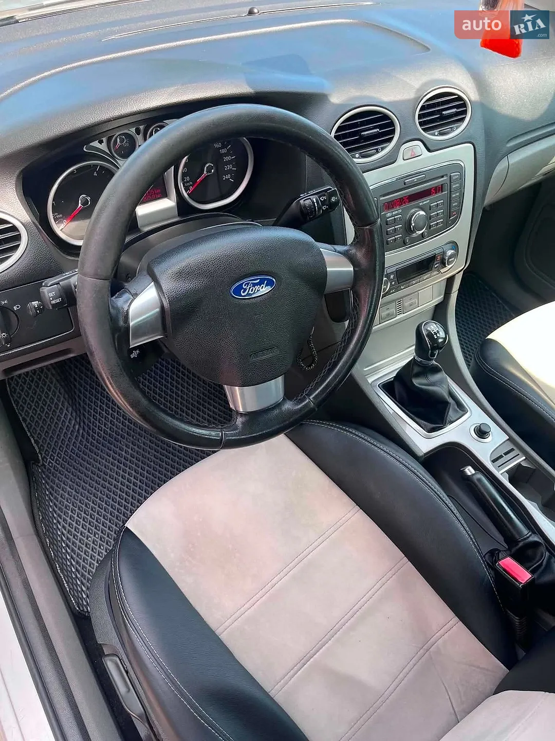 2010 Ford Focus - мініатюра 6