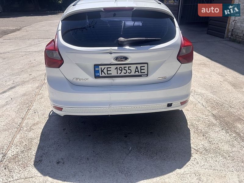 Хетчбек Ford Focus 2013 в Синельниковому