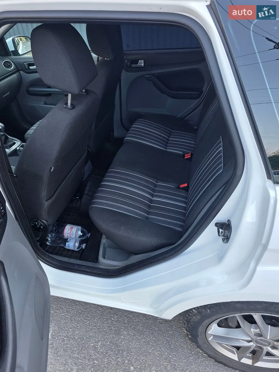 2010 Ford Focus - мініатюра 10