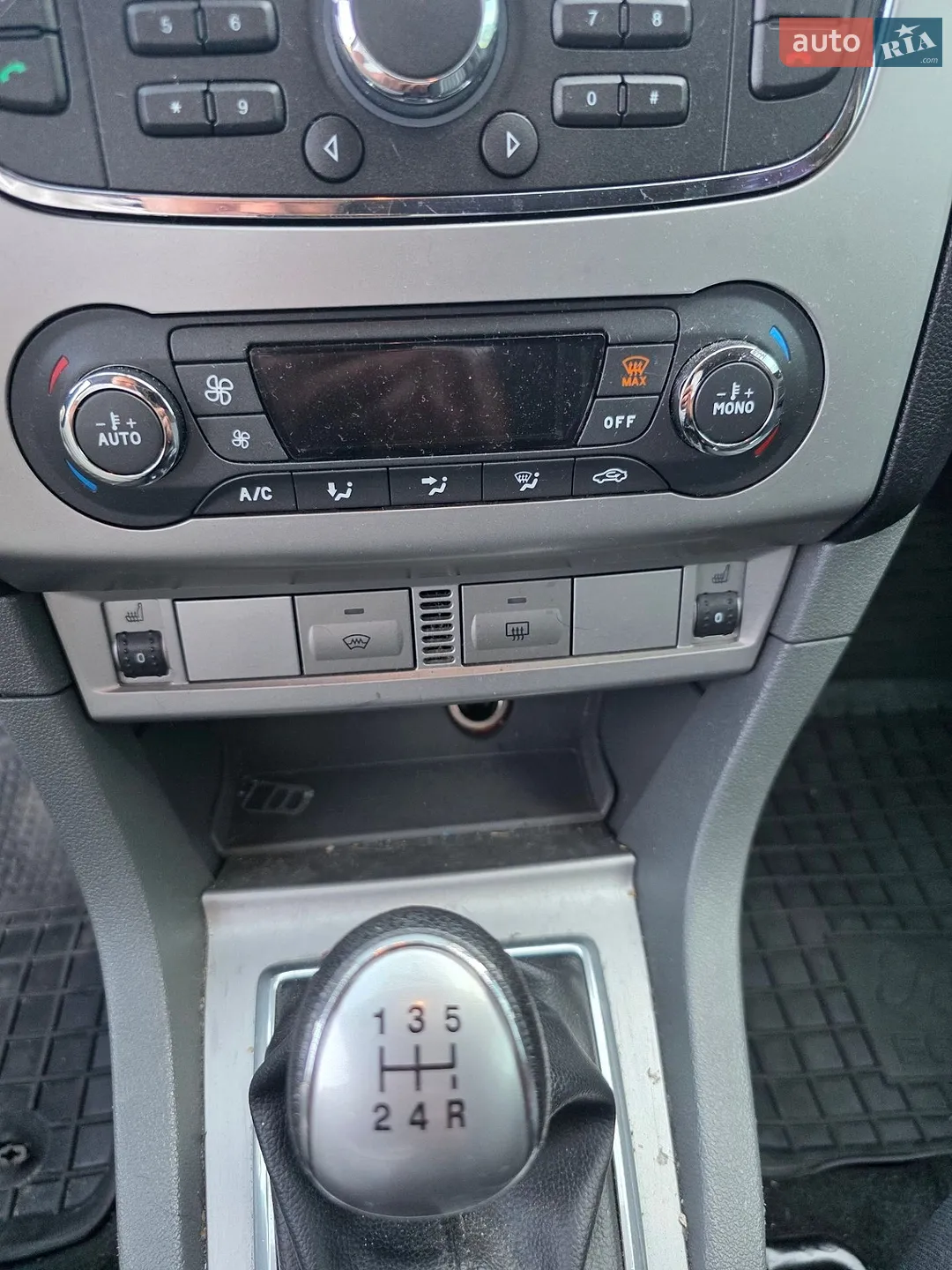 2010 Ford Focus - мініатюра 17