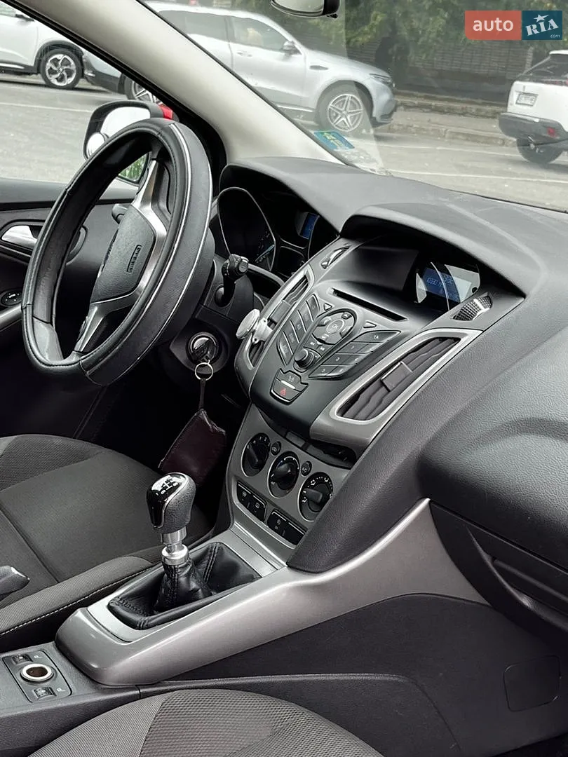 2011 Ford Focus - мініатюра 11