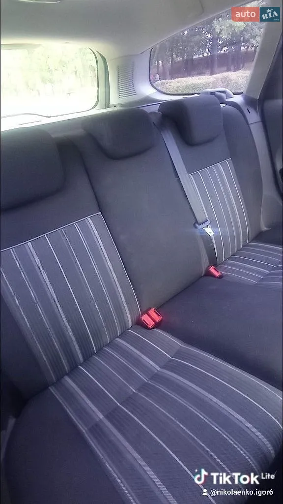 2010 Ford Focus - мініатюра 4