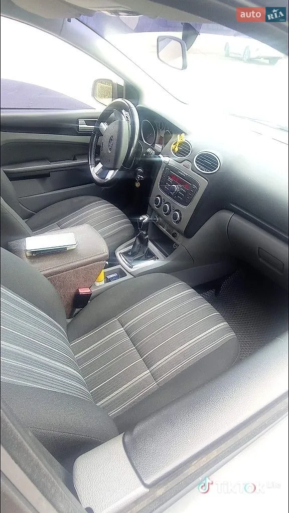 2010 Ford Focus - мініатюра 5