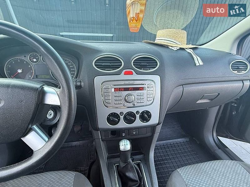 Хэтчбек Ford Focus 2006 в Шептицькому