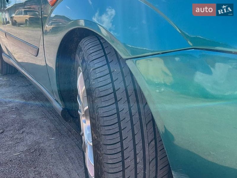 Хэтчбек Ford Focus 2000 в Коростене