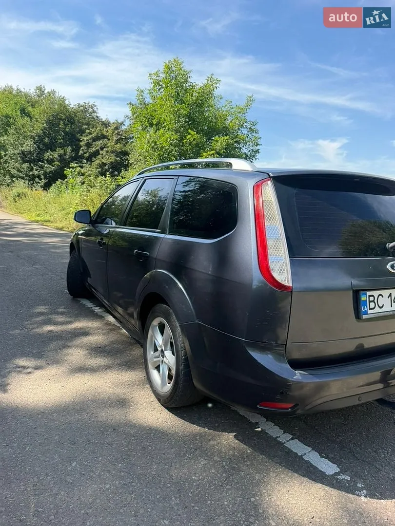 2010 Ford Focus - мініатюра 8