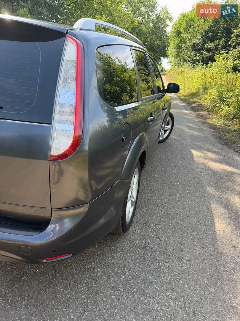 2010 Ford Focus - мініатюра 11