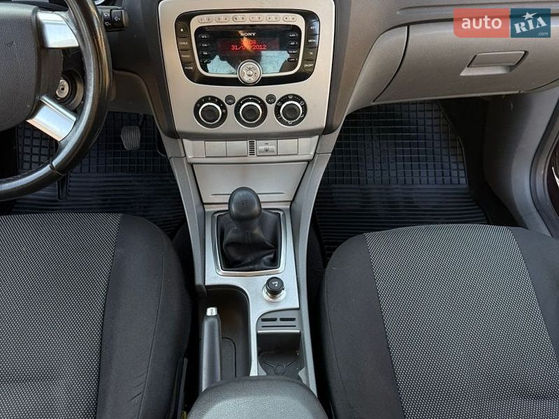 Хэтчбек Ford Focus 2008 в Кролевце фото 10 Хэтчбек Ford Focus 2008 в Кролевце