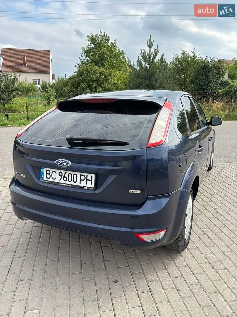 2010 Ford Focus - мініатюра 6