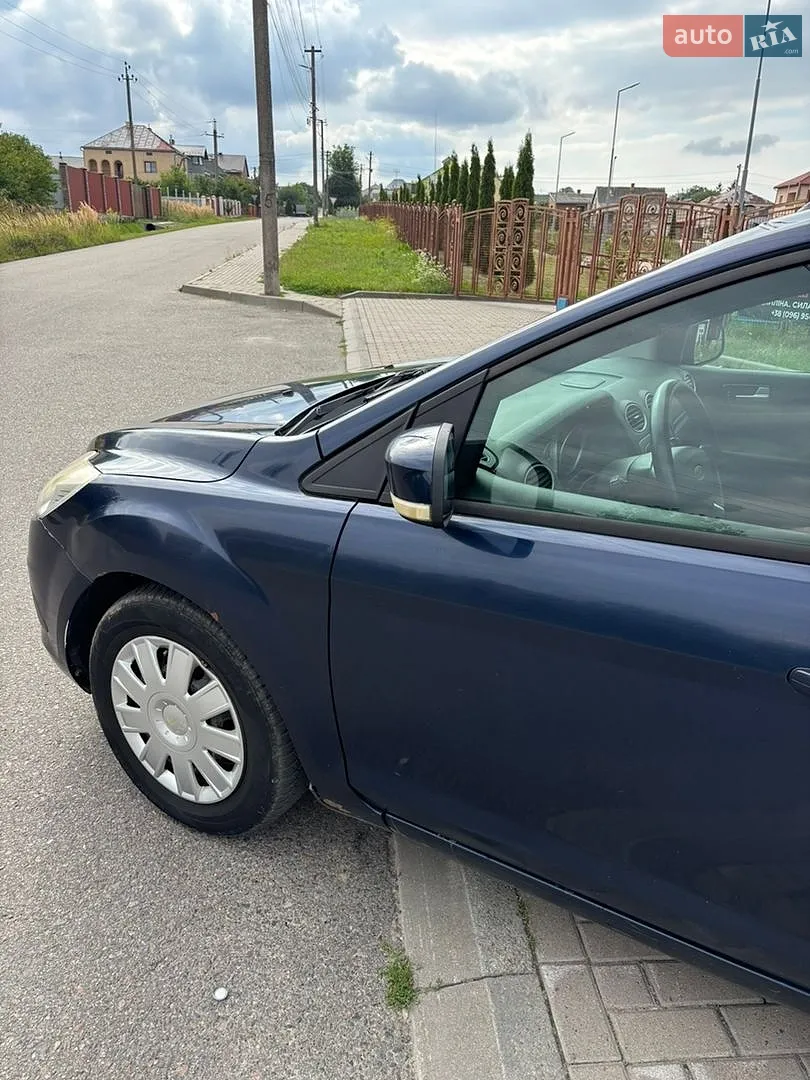 2010 Ford Focus - мініатюра 10