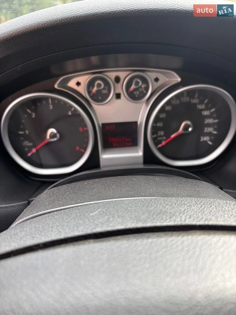 2010 Ford Focus - мініатюра 14