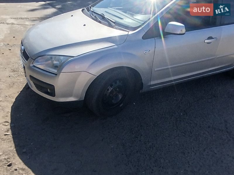 Хэтчбек Ford Focus 2006 в Первомайске