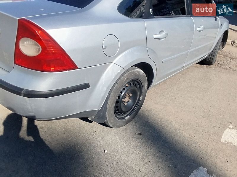 Хэтчбек Ford Focus 2006 в Первомайске