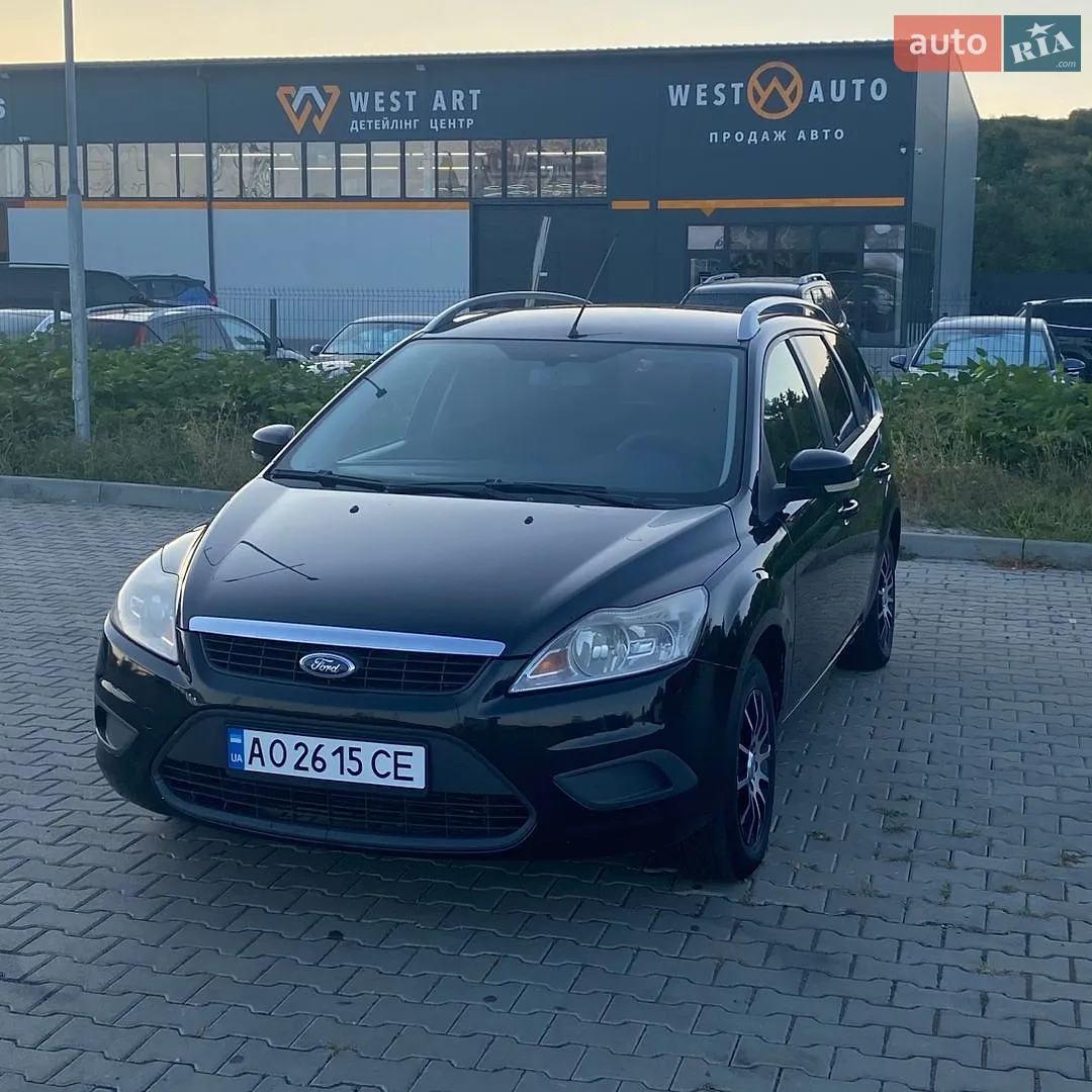 2010 Ford Focus - мініатюра 2