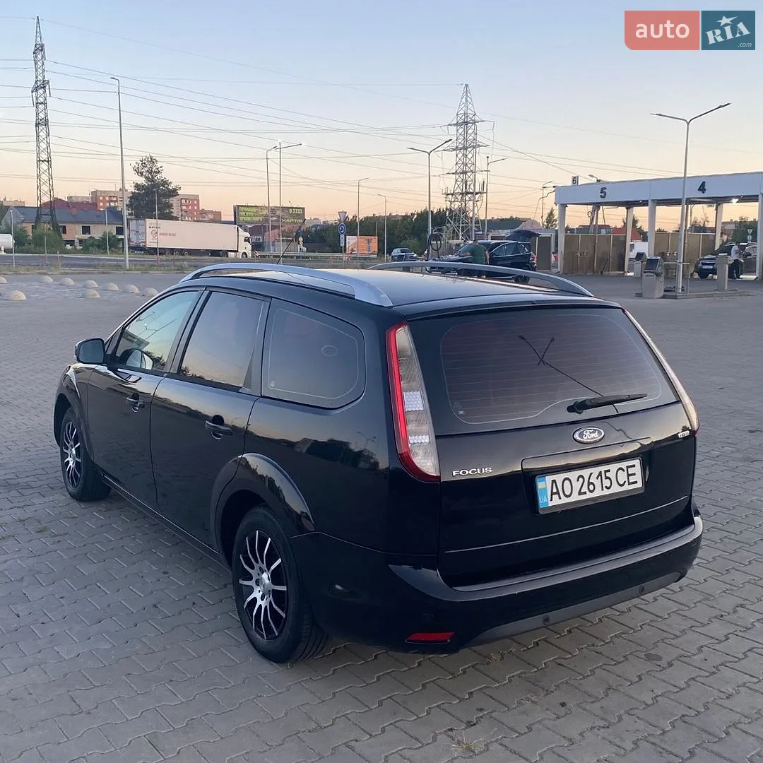 2010 Ford Focus - мініатюра 6