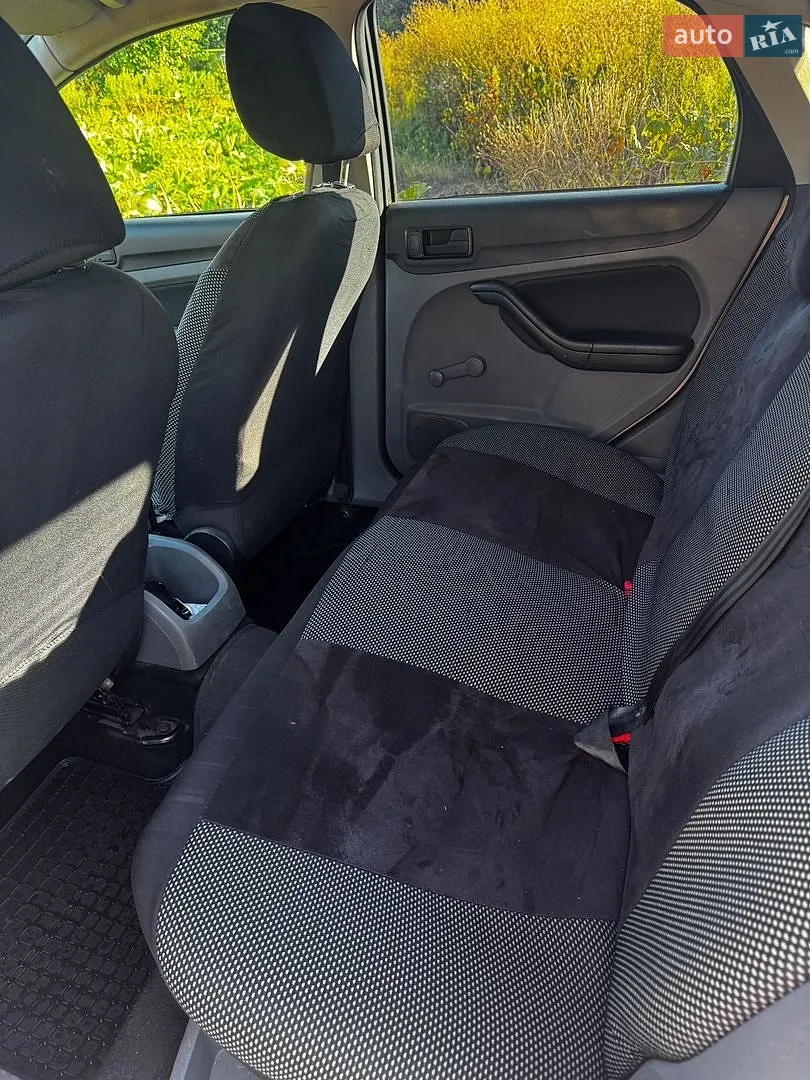 2011 Ford Focus - мініатюра 13