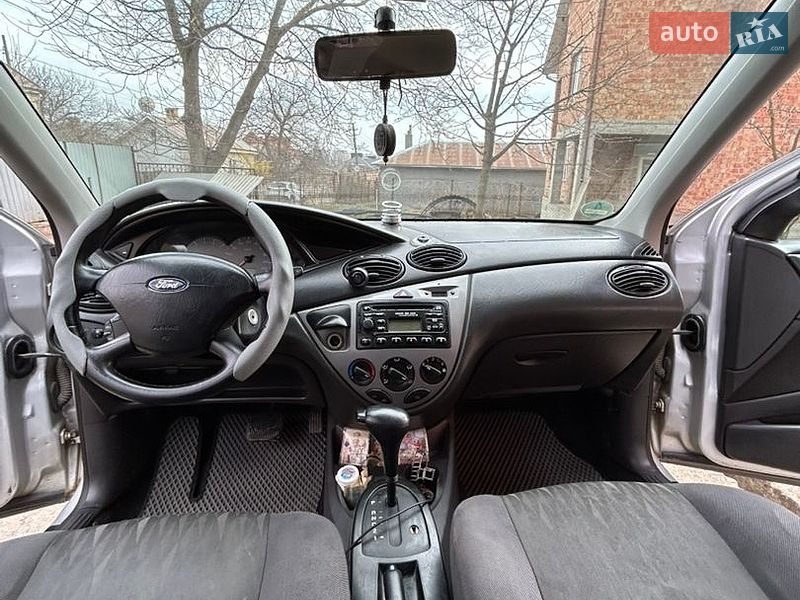 Хэтчбек Ford Focus 2004 в Черновцах