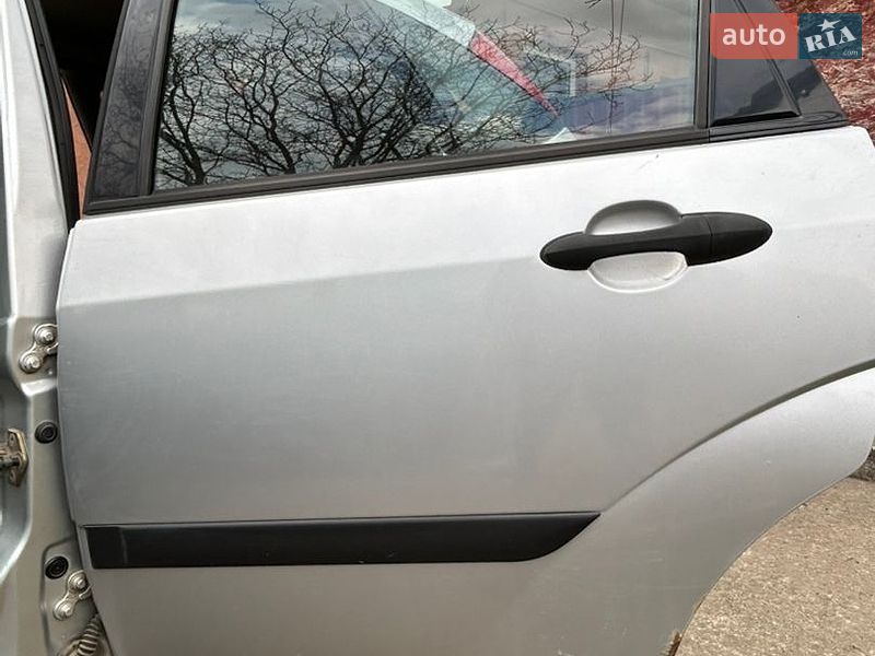 Хэтчбек Ford Focus 2004 в Черновцах