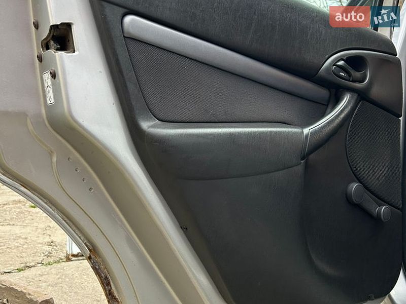 Хэтчбек Ford Focus 2004 в Черновцах