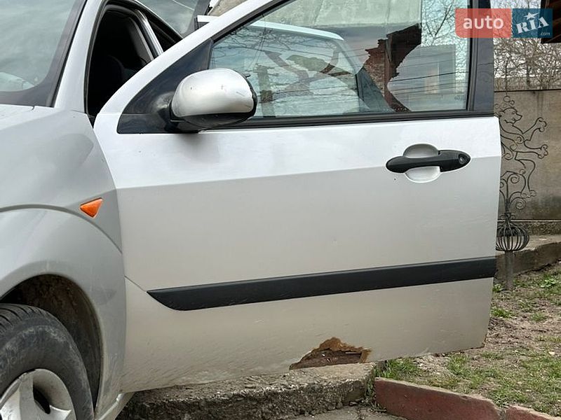 Хэтчбек Ford Focus 2004 в Черновцах