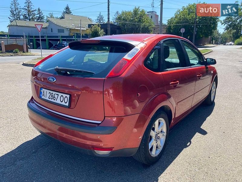 Хэтчбек Ford Focus 2008 в Черновцах