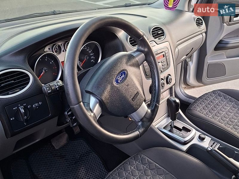Седан Ford Focus 2010 в Золотоноше