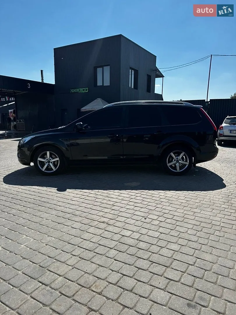 2010 Ford Focus - мініатюра 6