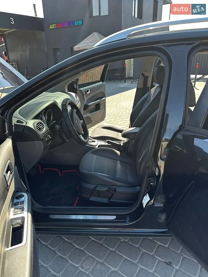 2010 Ford Focus - мініатюра 18